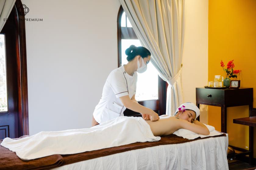 massage chuyên nghiệp của các chuyên viên sẽ giúp khách hàng quên đi mọi mệt mỏ