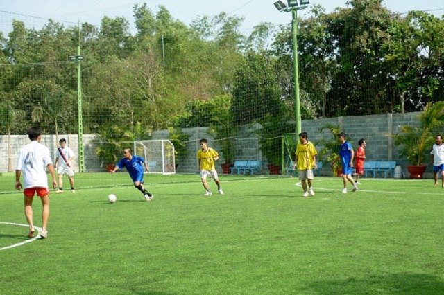 Sân bóng đá Cao Lỗ 