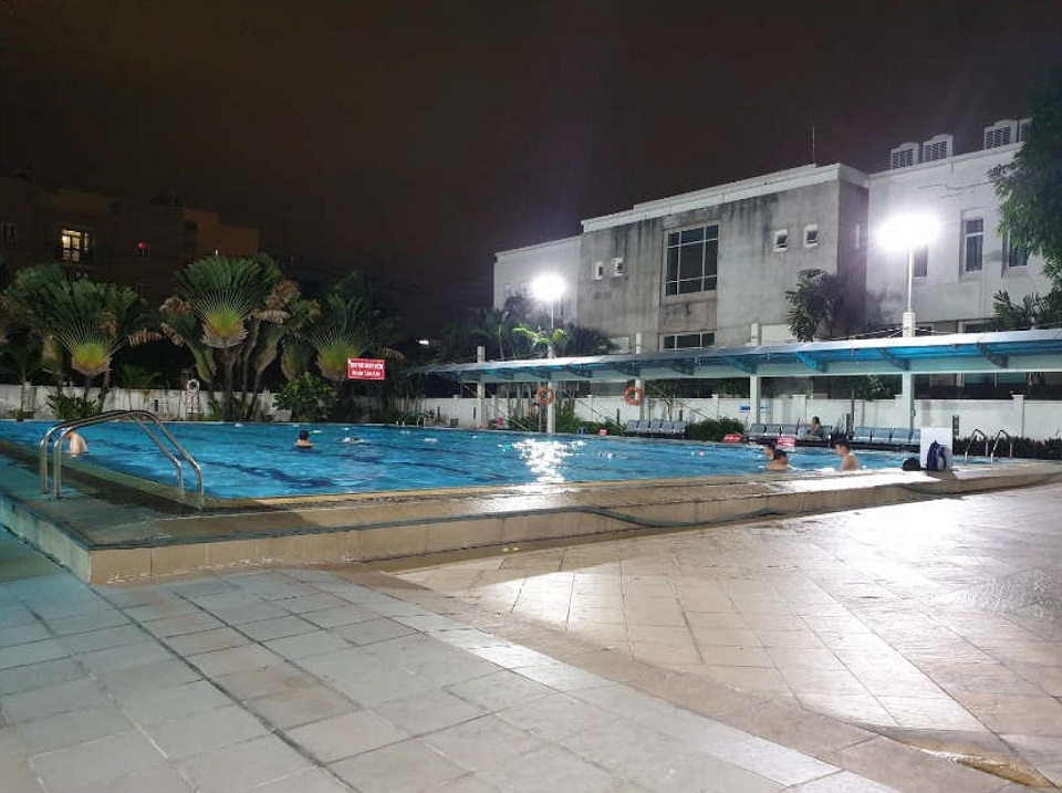Học bơi ở hồ bơi KCX Tân Thuận 