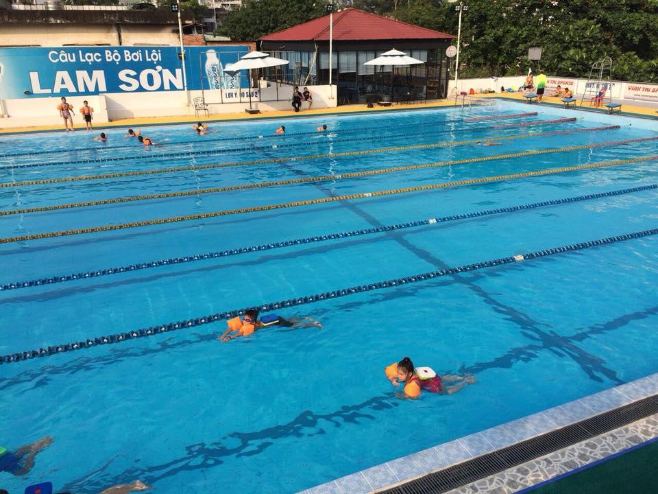 Lớp học bơi CLB bơi lội Lam Sơn