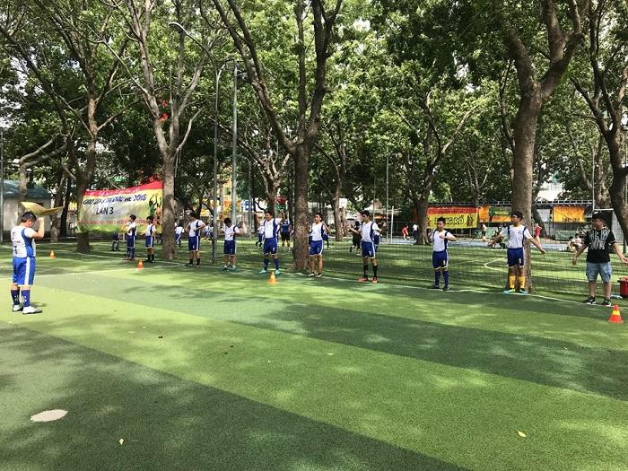 Sân bóng mini nhà tập luyện Phú Thọ