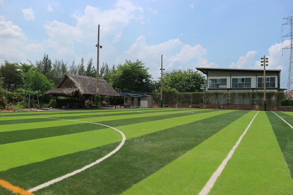 Sân bóng đá cầu Nam Lý
