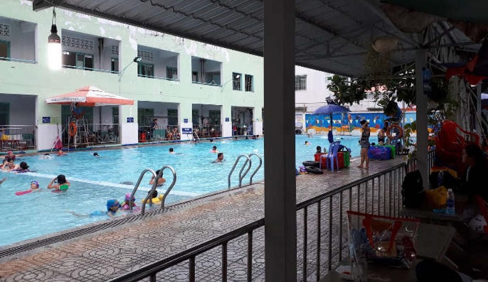 Lớp học bơi ở nhà thiếu nhi quận 6 